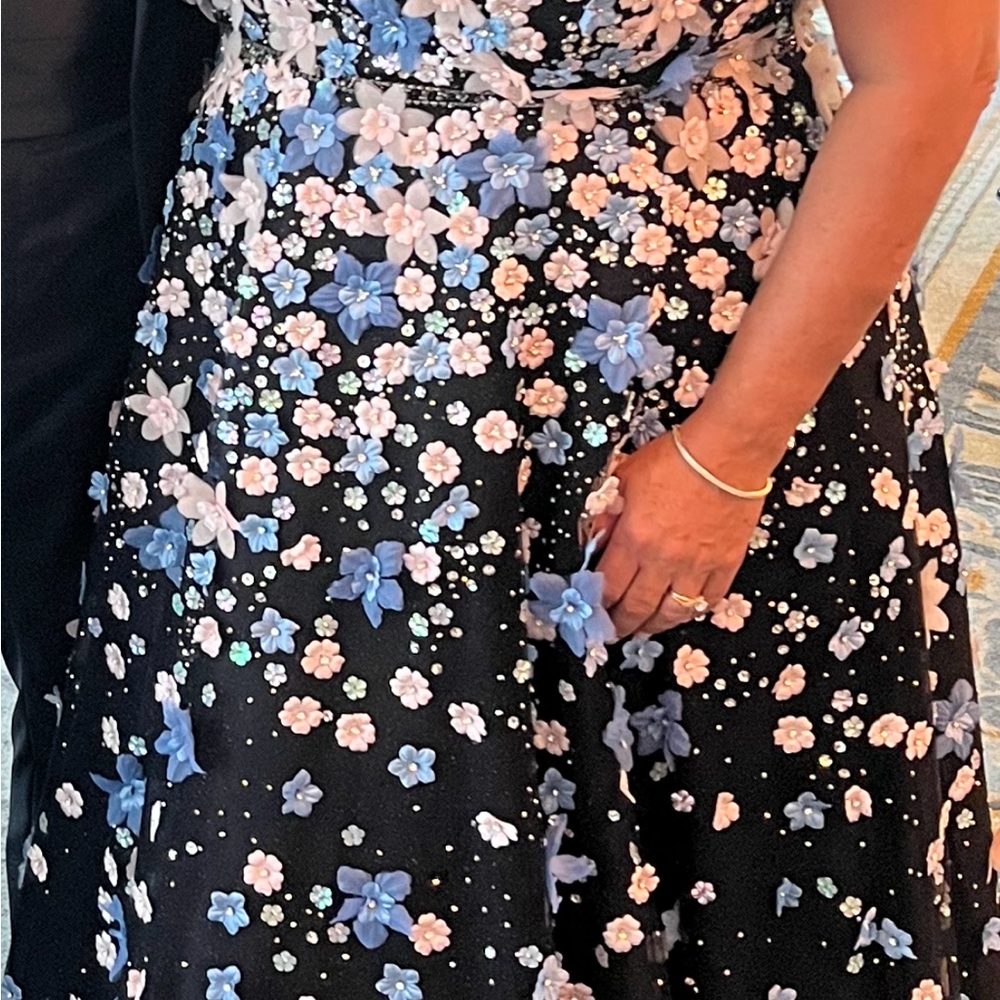 Mac Duggal- Mother of the Groom Gown- size 18 - Picture 6 of 15